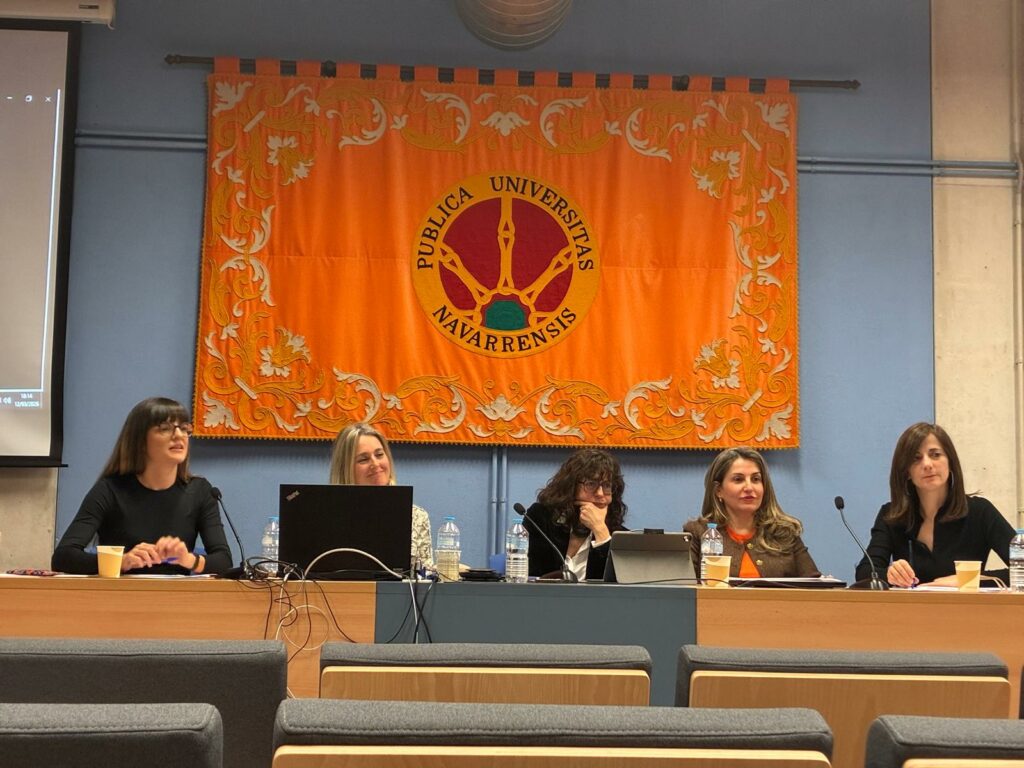 Marta Blázquez durante su intervención en la mesa redonda del Congreso organizado por la UNAV.